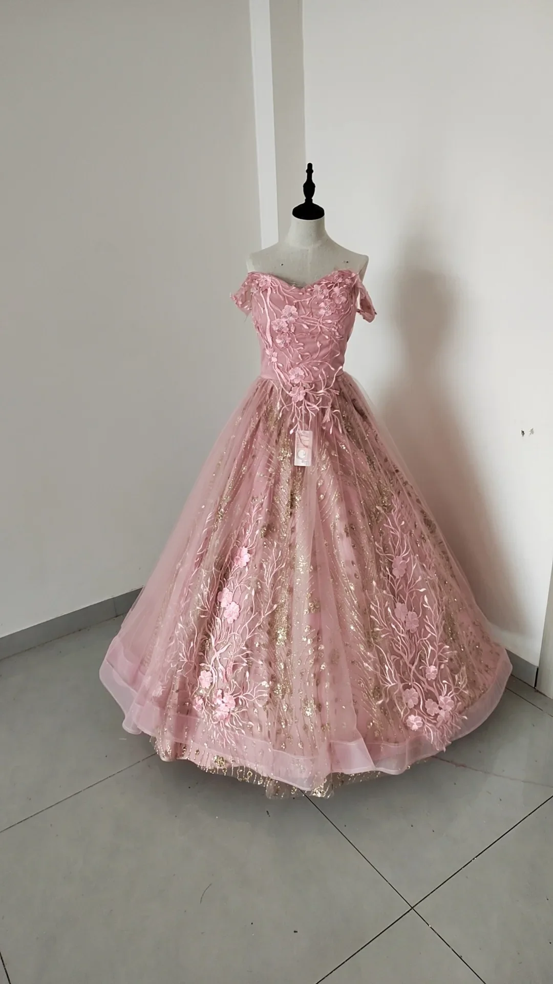 Sweet Pink Tulle Lace Appliques Ball Gown,Off The Shoulder Quinceanera Dress cc2620