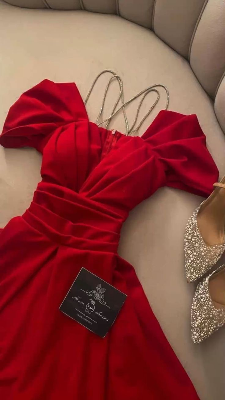 Beautiful Off The Shoulder Red Satin Pleated Party Dress Spaghetti Strap Prom Dress Evening Dress cc1873