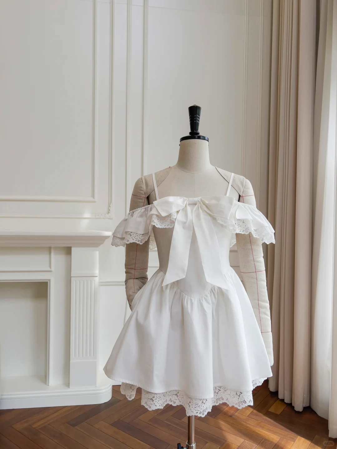 Elegant Off The Shoulder Satin A Line Homecoming Dress White Short Party Dress cc3171