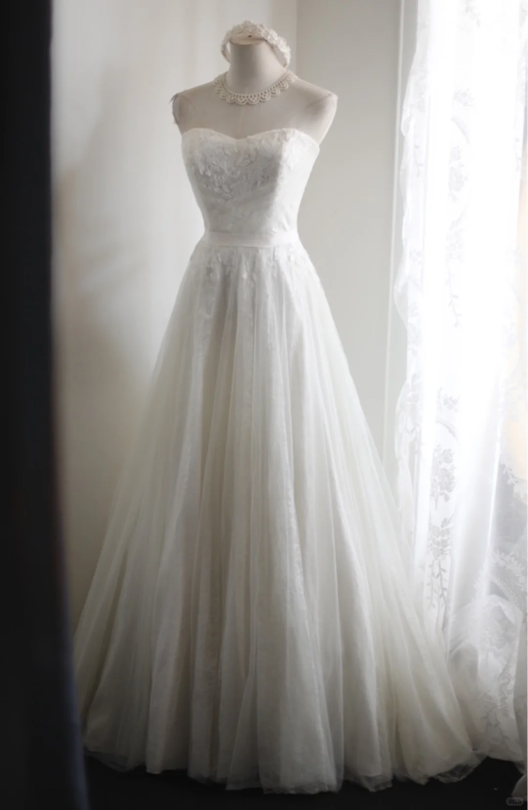 Charming Strapless White Tulle Lace Appliques A Line Formal Wedding Dress cc3188
