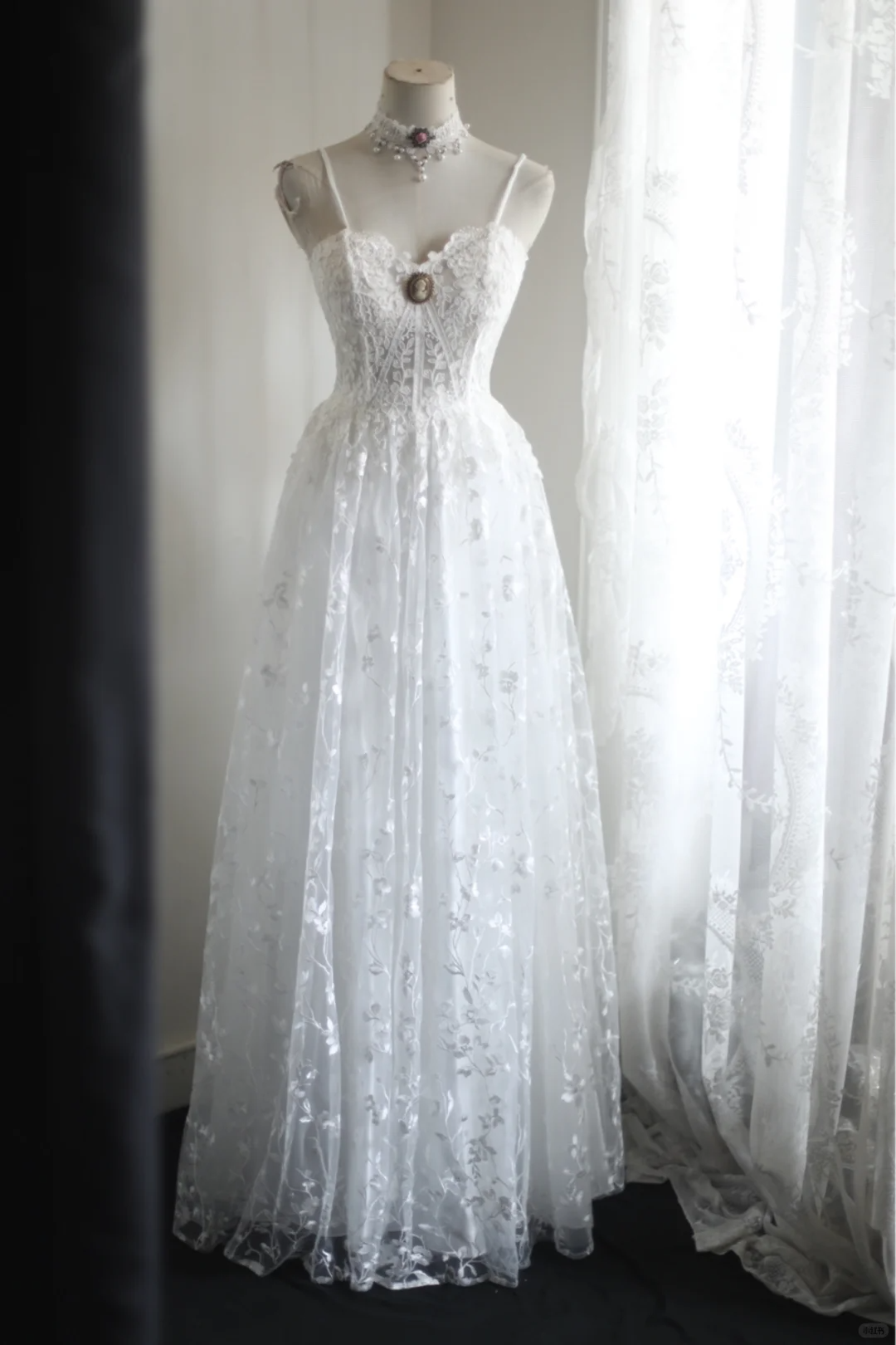 Vintage White Spaghetti Straps Lace A Line Wedding Dress Guest Dress cc3190