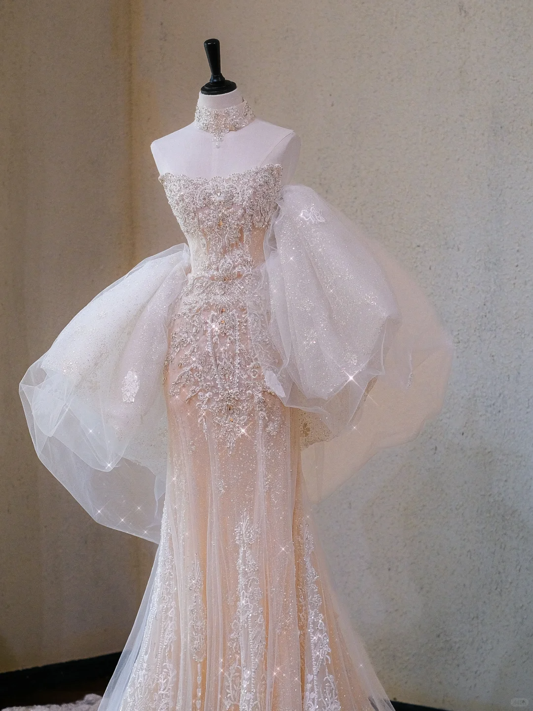 Classy Champagne Strapless Tulle Lace Appliques Mermaid Long Wedding Dress cc3462