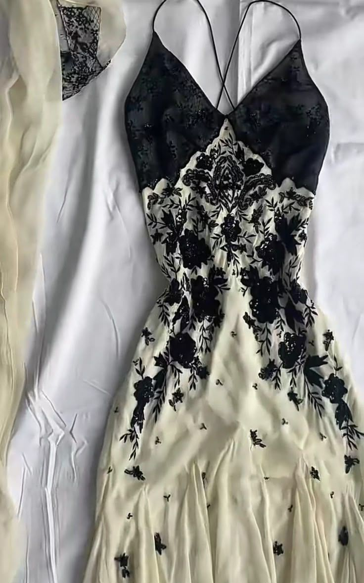 Ivory Mermaid Chiffon Appliques Beaded Prom Dress Spaghetti Strap Party Gown cc3020