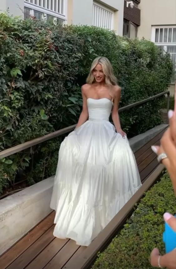 Beautiful White Strapless Wedding Dress A Line Prom Dress cc1955