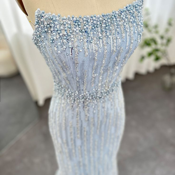 Light Blue Pearls Luxury Dubai Evening Dresses Elegant Strapless Formal Prom Gowns cc1181