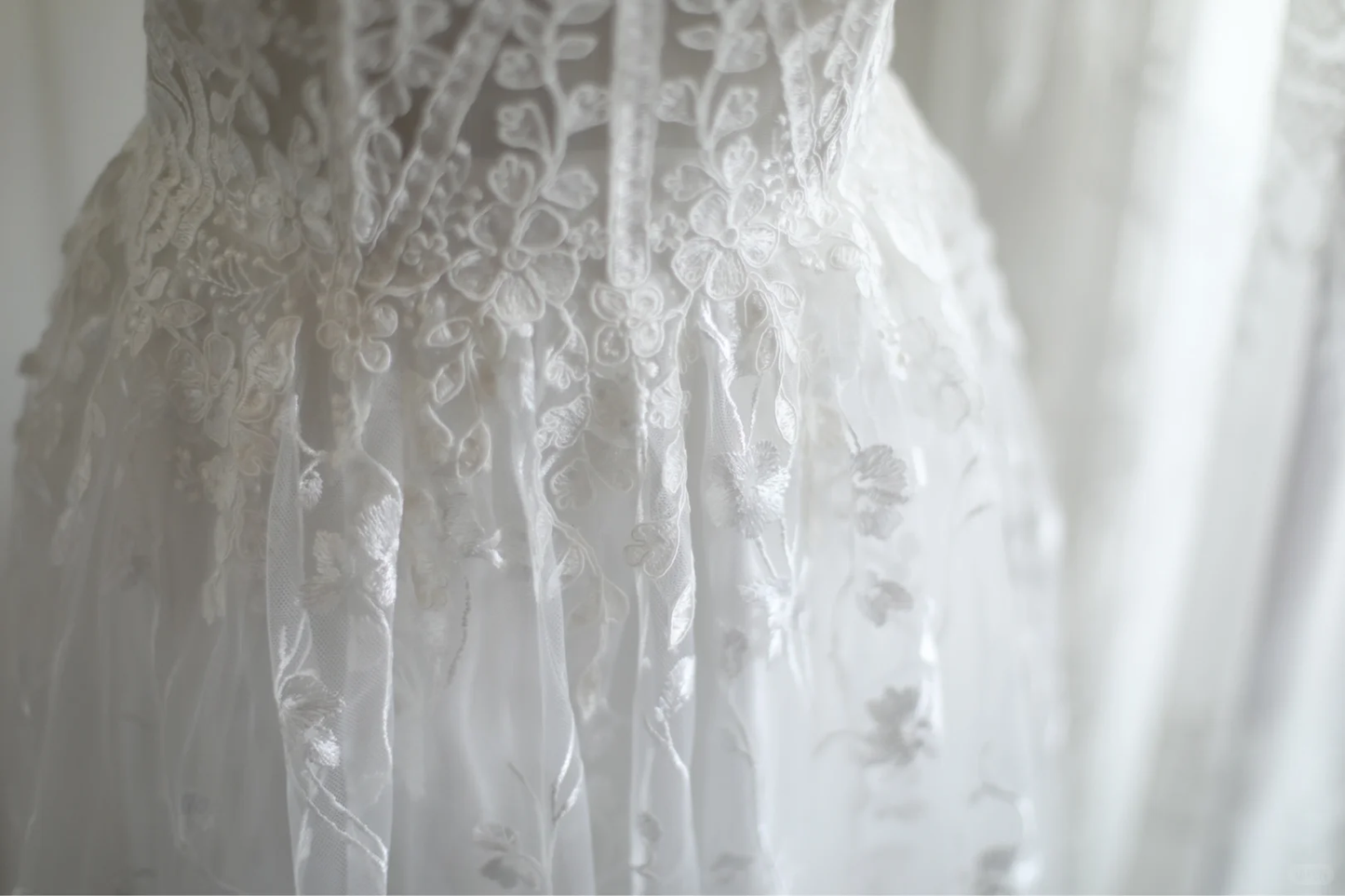 Vintage White Spaghetti Straps Lace A Line Wedding Dress Guest Dress cc3190