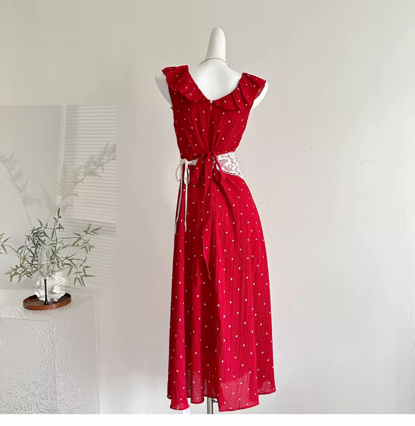 French Retro Temperament V-neck Small Flying Sleeve Red Dress Vacation Dress cc3066