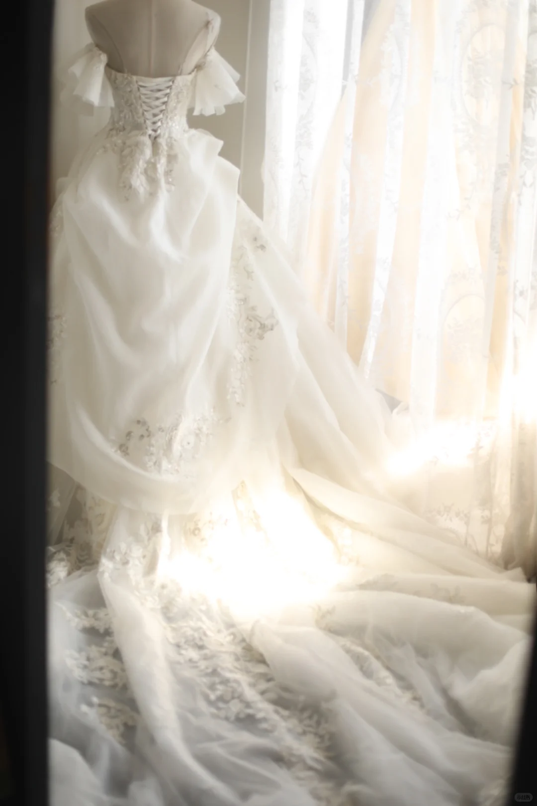 Pretty Off The Shoulder White Tulle Appliques Long Wedding Dress cc3187