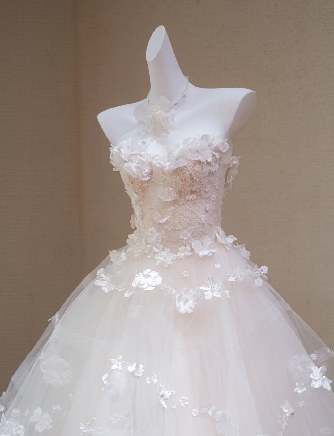 Sweet Strapless White Tulle Appliques Long Wedding Dress Bridal Dress cc3464