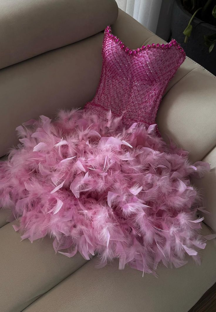 Luxurious Pink Strapless Sequin Beaded Feathers Sheath Cocktail Dress Short Homecoming Dress cc3432