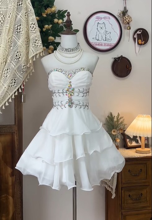 White Strapless Layered Chiffon Beaded Birthday Dress Elegant A Line Homecoming Dress cc3104