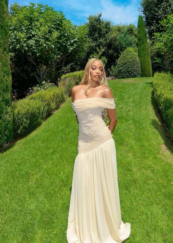 Elegant Strapless Lace Appliques Chiffon Prom Evening Dress Long Wedding Dress cc2244