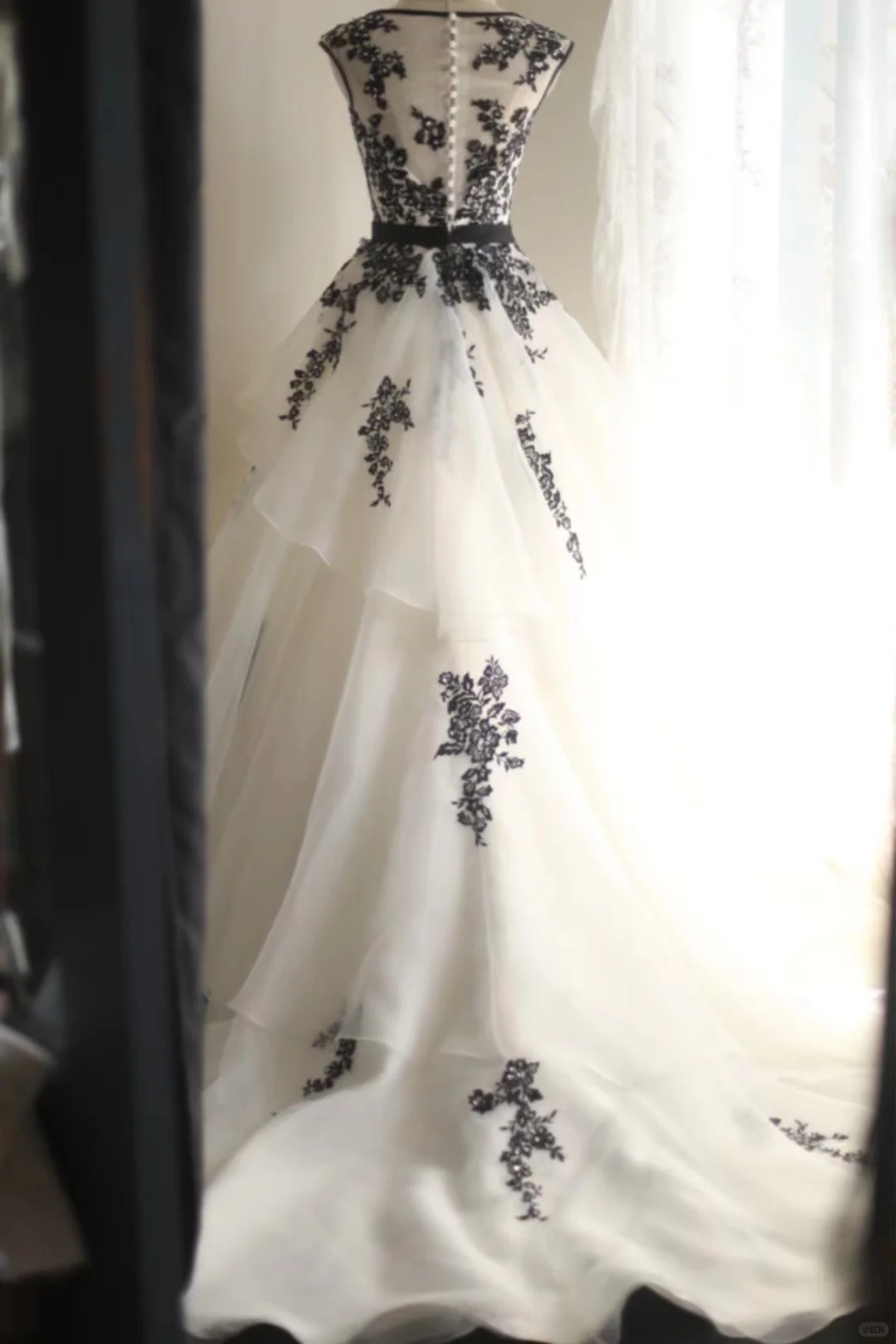 Elegant White Tulle Lace Appliques Formal Wedding Dress cc3186
