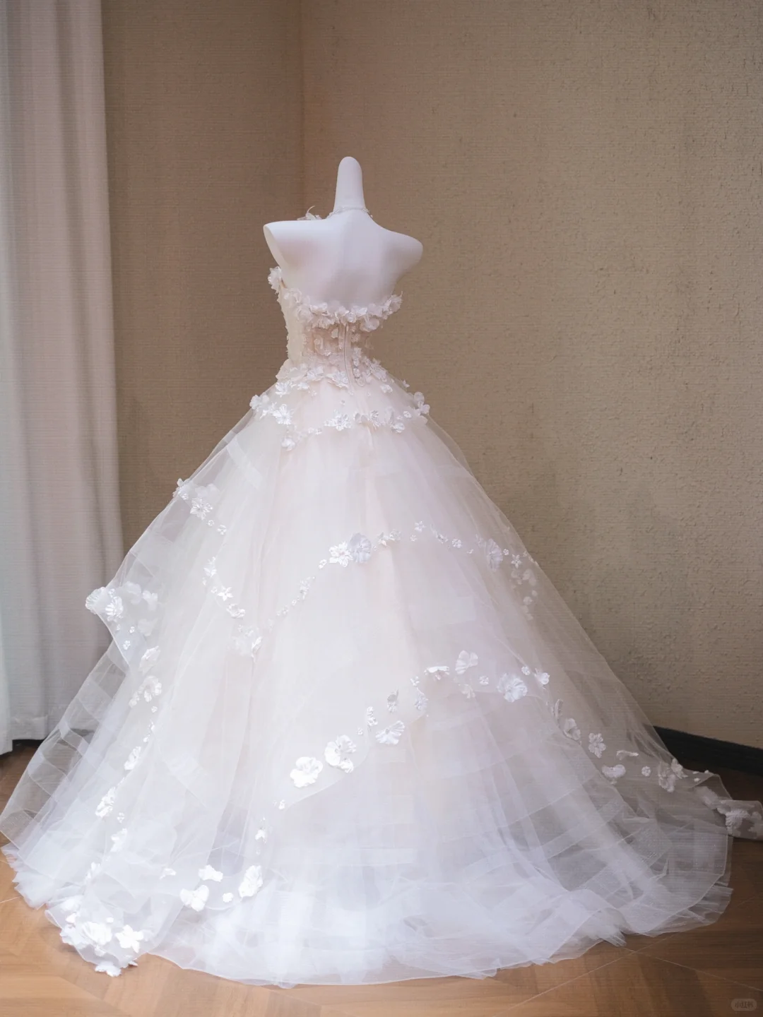 Sweet Strapless White Tulle Appliques Long Wedding Dress Bridal Dress cc3464