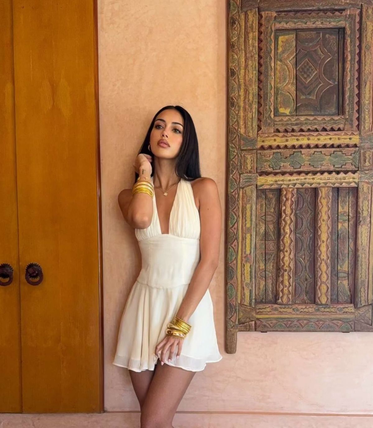 Simple Off-white Halterneck Deep V-neck Chiffon 17th Birthday Homecoming Dress cc4187