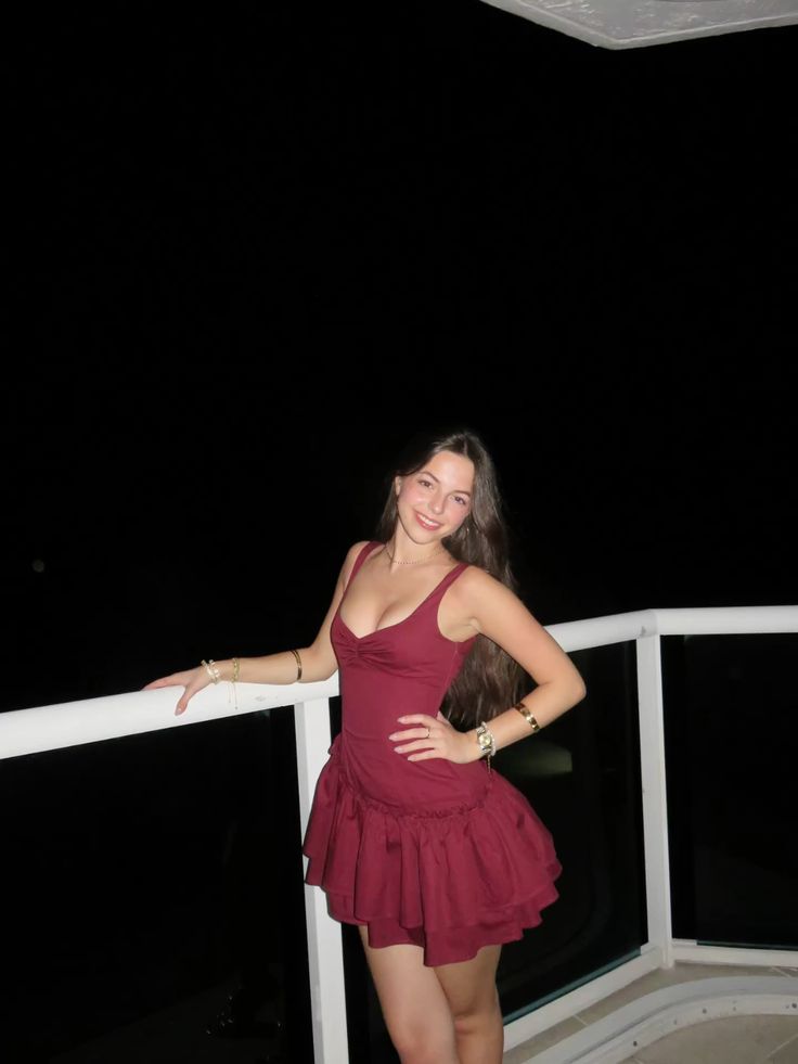 Sweet Burgundy Multi-layered Lotus Leaf Skirt A-line 17th Birthday Homecoming Dress cc4228