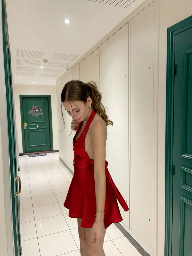 Elegant Red Halter Neck Deep V neck Bow Satin A-line 17th Birthday Homecoming Dress cc4230