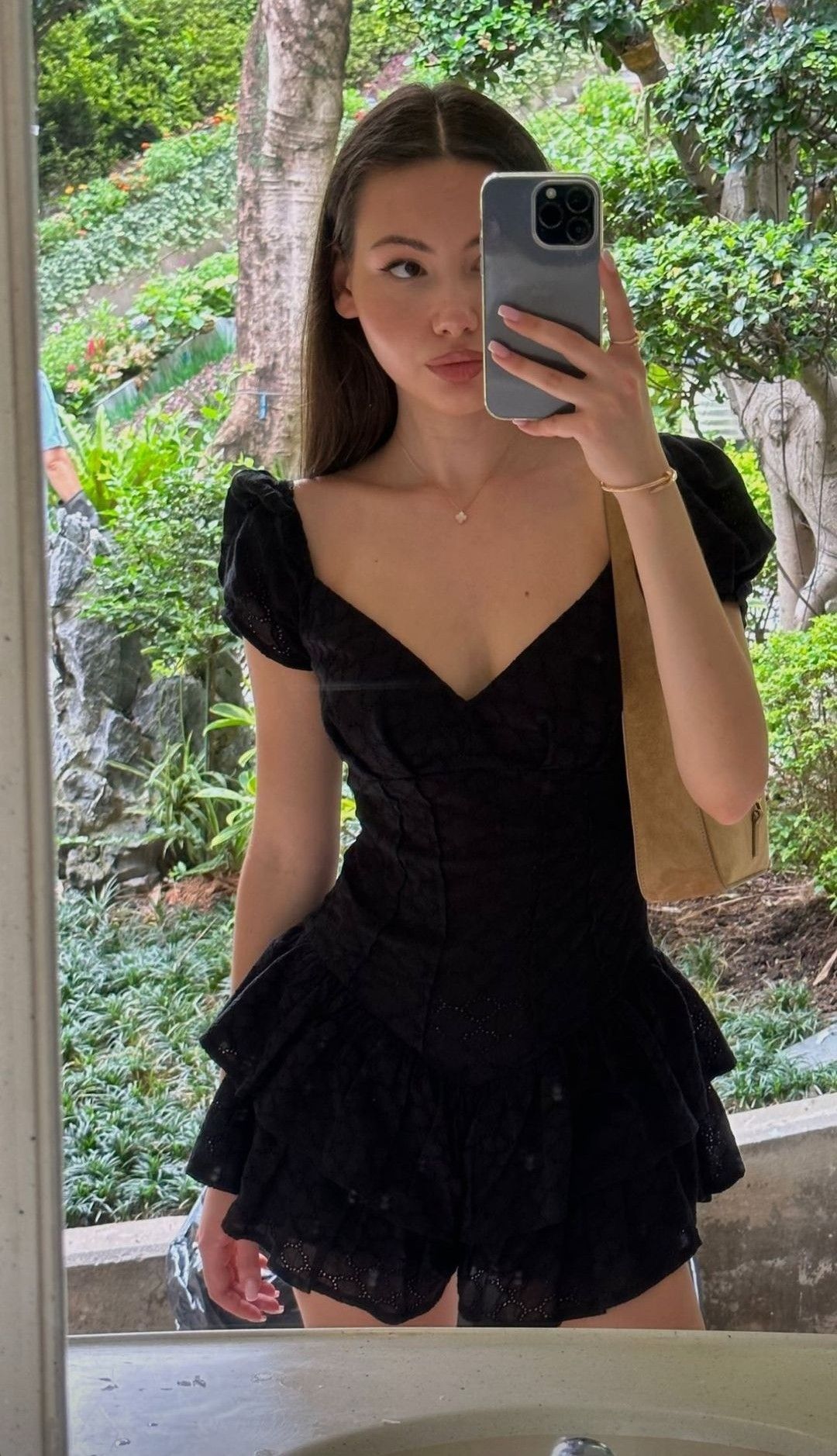 Classic Black V-neck Short-sleeved A-line 16th Birthday Homecoming Dress cc4002