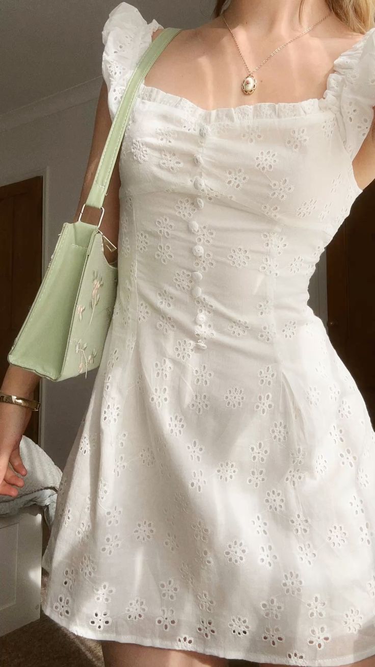 Sweet White Ruffled Hollow Small Pattern Button Waist Mini 17th Birthday Homecoming Dress cc4598