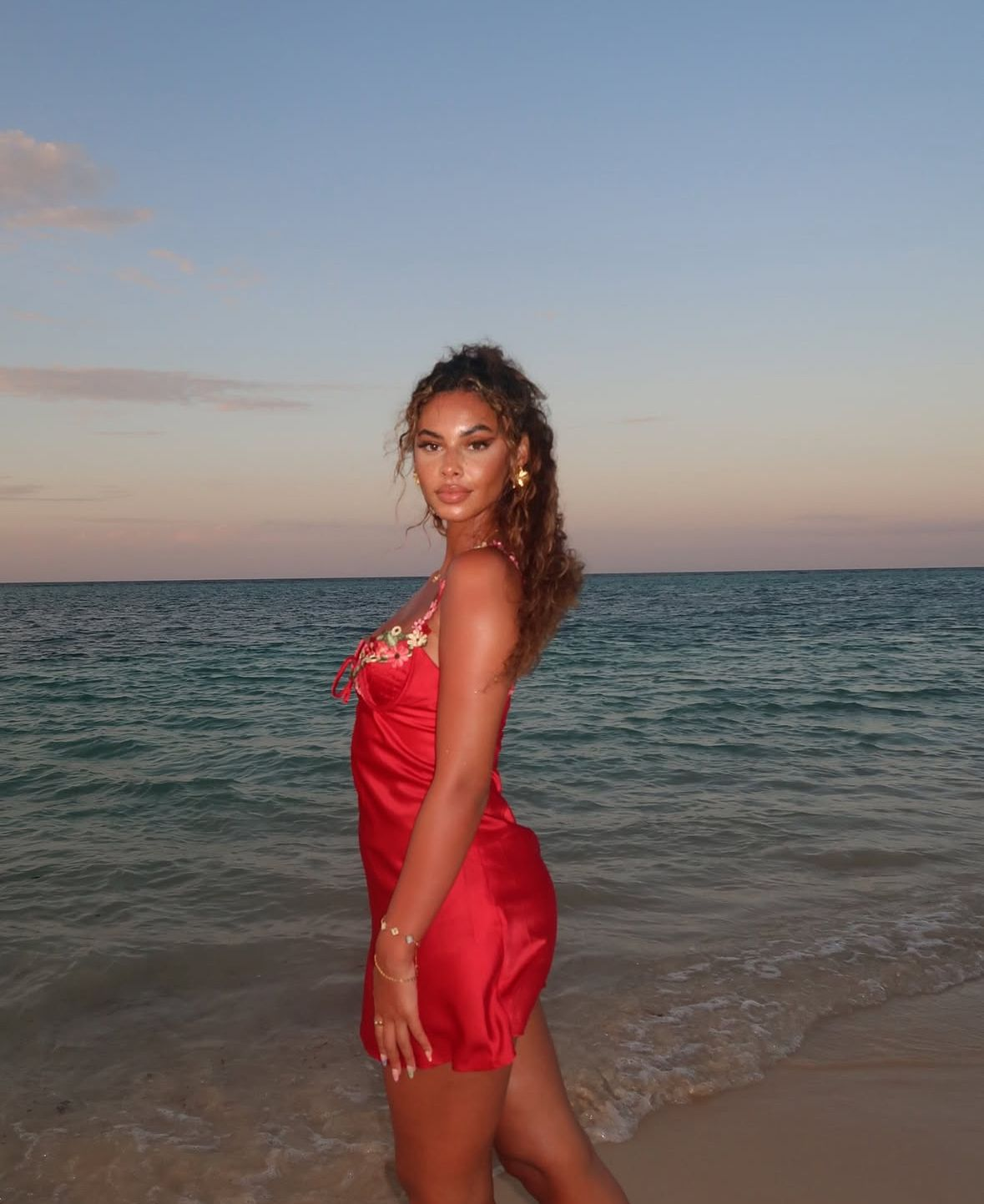 Pretty Spaghetti Straps Red Satin Appliques Short Party Dress Graduation Homecoming Dress cc3390