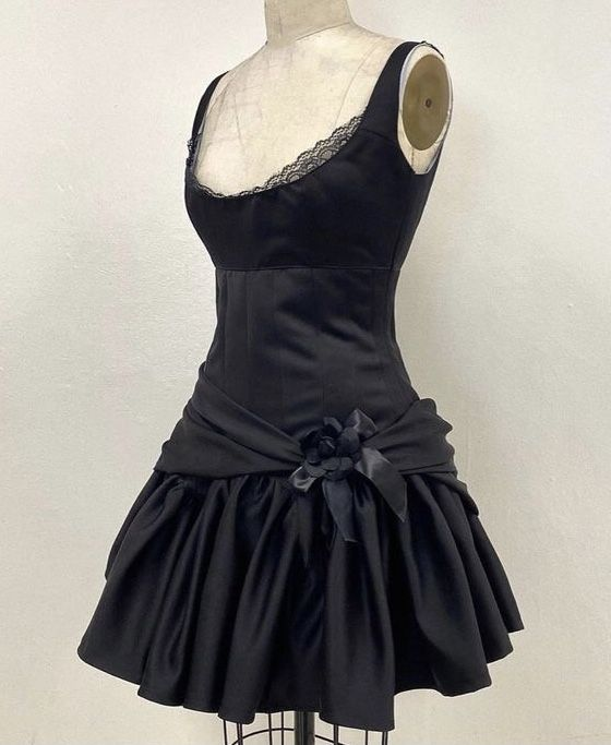 Simple A Line Black satin A Line Short Birthday Outfits 8th Grade Homecoming Dress cc3448