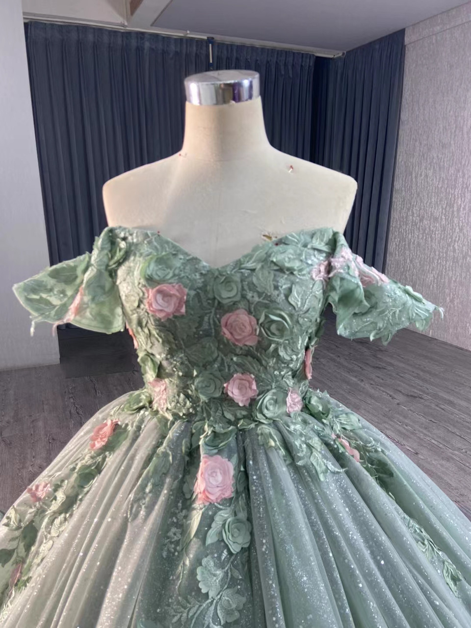 Shiny Green Ball Gown Tulle Appliques Sequins 3D Flower Sweet 16 Dress Prom Dress cc1617