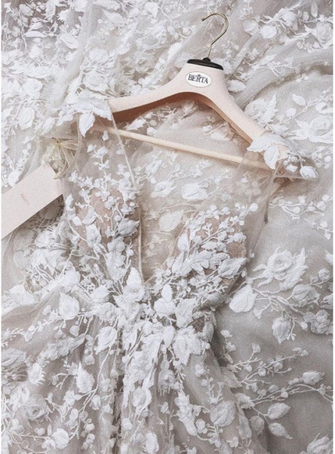 A-line Lace V-Neck Vintage Cap Sleeves Romantic Wedding Dresses Elegant Evening Dress c3286