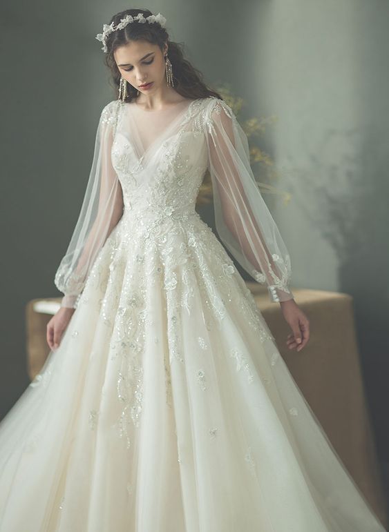 A-line V Neck Wedding Dress Tulle Lace Wedding Dress With Lantern Sleeve Bridal Dress cc260