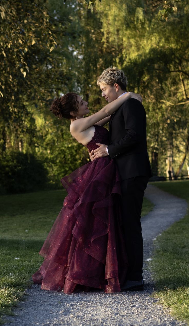Vintage Burgundy Spaghetti Strap A-Line Multi-Layer Sequin Tulle Long Prom Dress Evening Dress cc5646