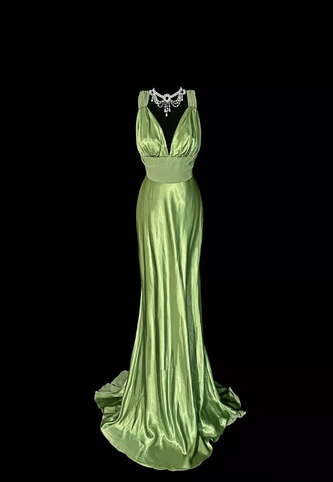 Sexy Green Prom Dress Satin V-Neck Backless Pleated Evening Dress cc3015