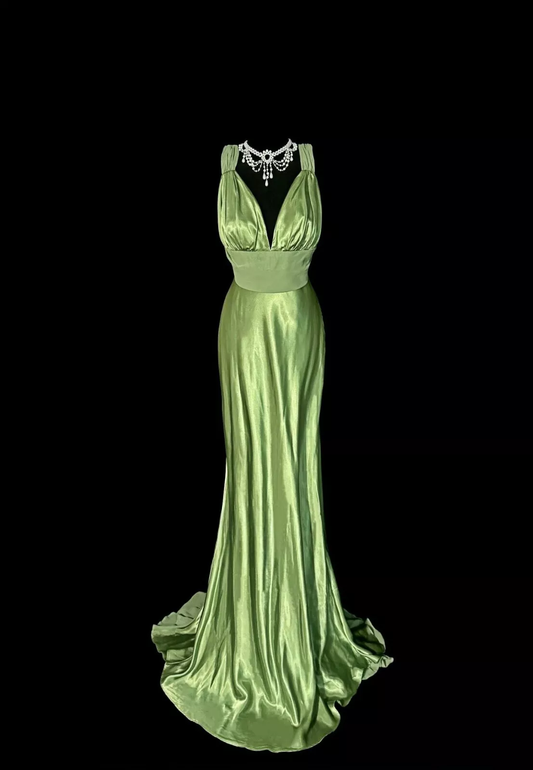 Sexy Green Prom Dress Satin V-Neck Backless Pleated Evening Dress cc3015