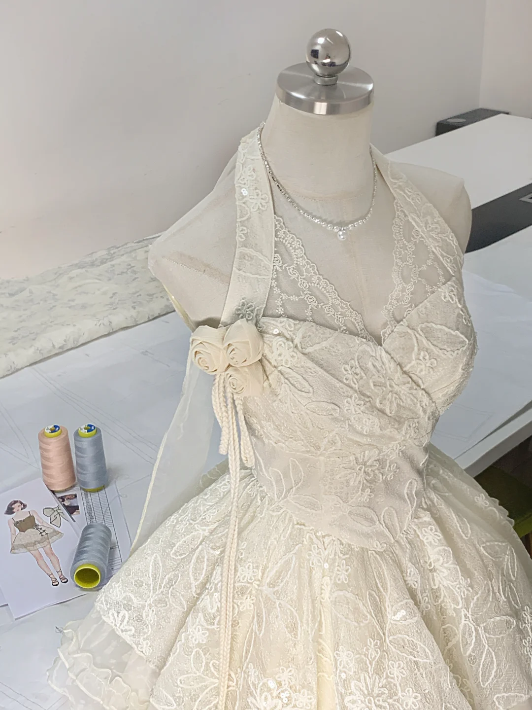 Cute Off-White Halter Lace Sequin Homecoming Dress 16th Birthday Outfits cc3439