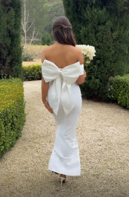 Cute Off The Shoulder White Sheath Party Dress Elegant Evening Dress With Bow cc1670