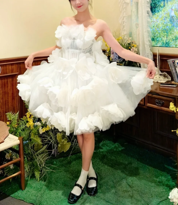 Gorgeous White Strapless Tulle 3D Flowers A Line 18th Birthday Outfits Short Homecoming Dress cc3421