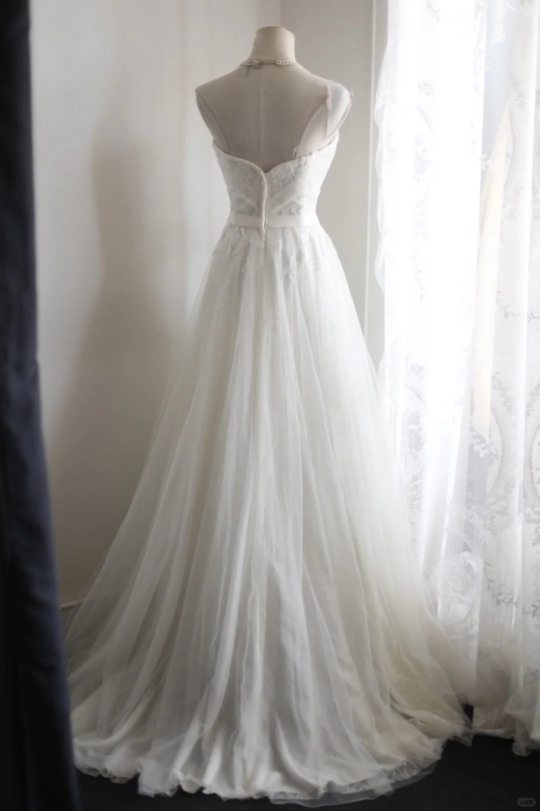 Charming Strapless White Tulle Lace Appliques A Line Formal Wedding Dress cc3188