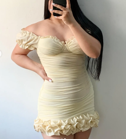 Sweet Off The Shoulder Sweetheart Neck Short Birthday Outfits Yellow Sheath 8th Grade Homecoming Dress cc3406