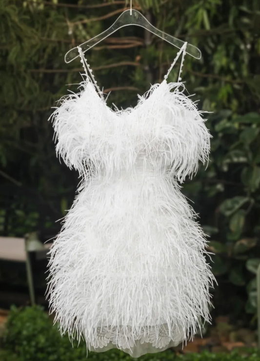 Gorgeous White Spaghetti Straps Sheath Feathers Birthday Outfits Formal Homecoming Dress cc3251