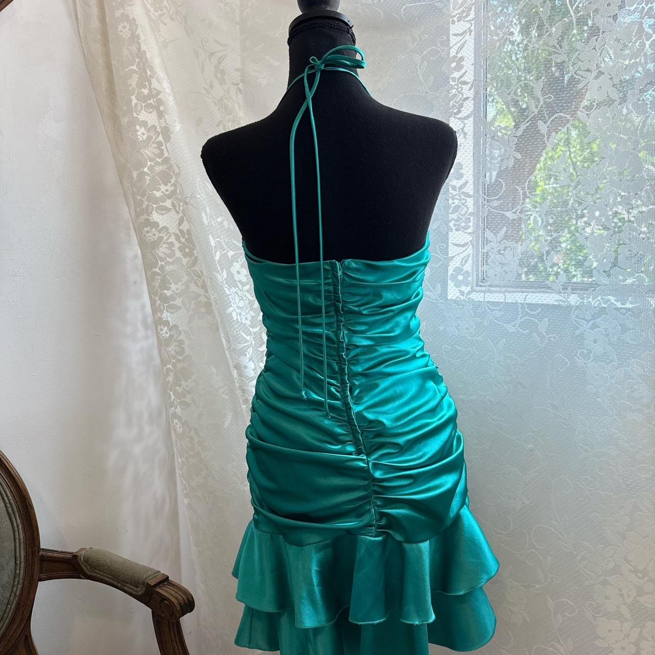 Elegant Halter Green V Neck Satin Pleated Ruffled Mini Party Dress Formal 7th Grade Homecoming Dress cc3468