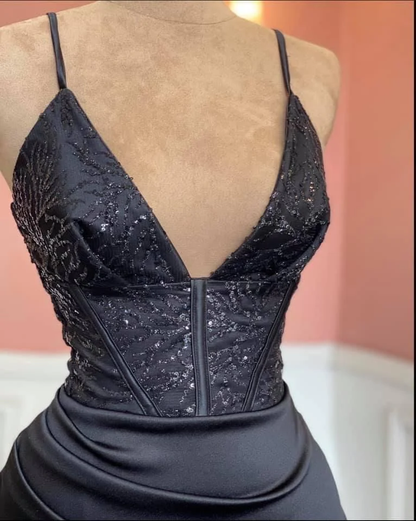 Sheath/Column Black Spaghetti Straps V Neck Prom Dress cc1314
