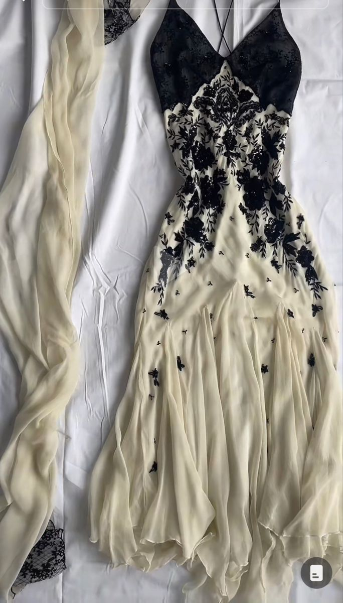 Ivory Mermaid Chiffon Appliques Beaded Prom Dress Spaghetti Strap Party Gown cc3020