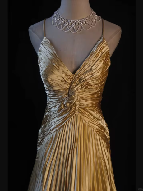 Gorgeous Gold Satin Pleated Party Prom Dress，Formal Evening Gown With Beaded cc2403