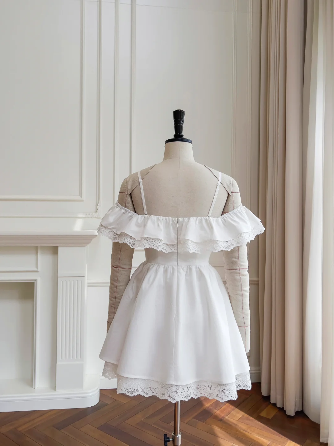 Elegant Off The Shoulder Satin A Line Homecoming Dress White Short Party Dress cc3171
