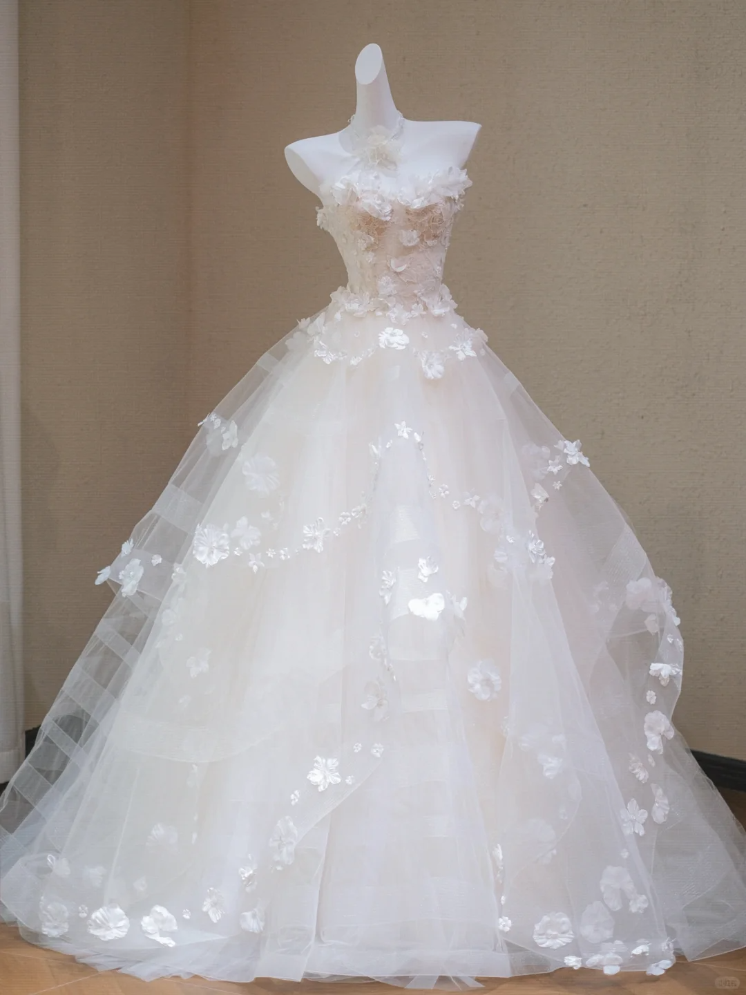Sweet Strapless White Tulle Appliques Long Wedding Dress Bridal Dress cc3464
