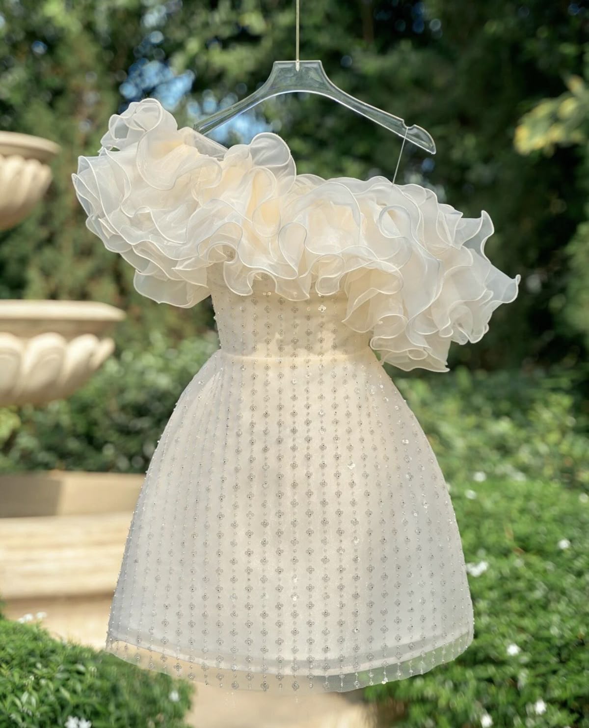 Sweet Princess Off-white Off-shoulder Lotus Leaf Collar Diamond Tulle 16th Birthday Homecoming Dress cc4101