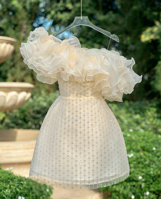 Sweet Princess Off-white Off-shoulder Lotus Leaf Collar Diamond Tulle 16th Birthday Homecoming Dress cc4101