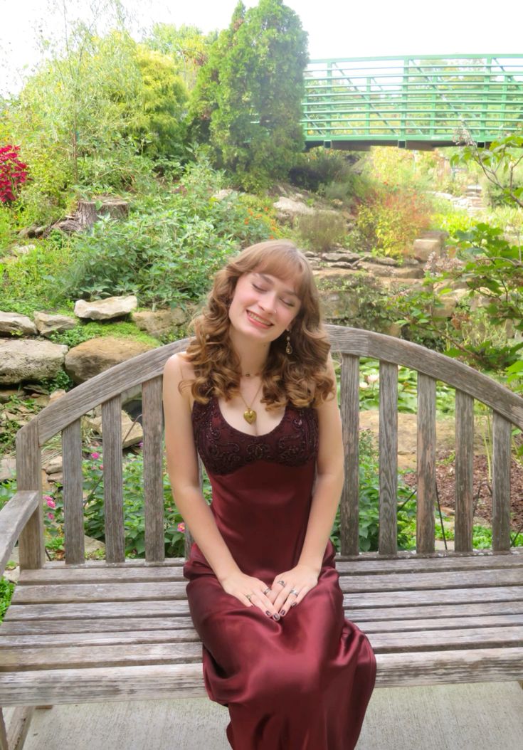 Retro Elegant Burgundy Slim Halter Collar Satin Long Prom Dress Evening Dress cc4814