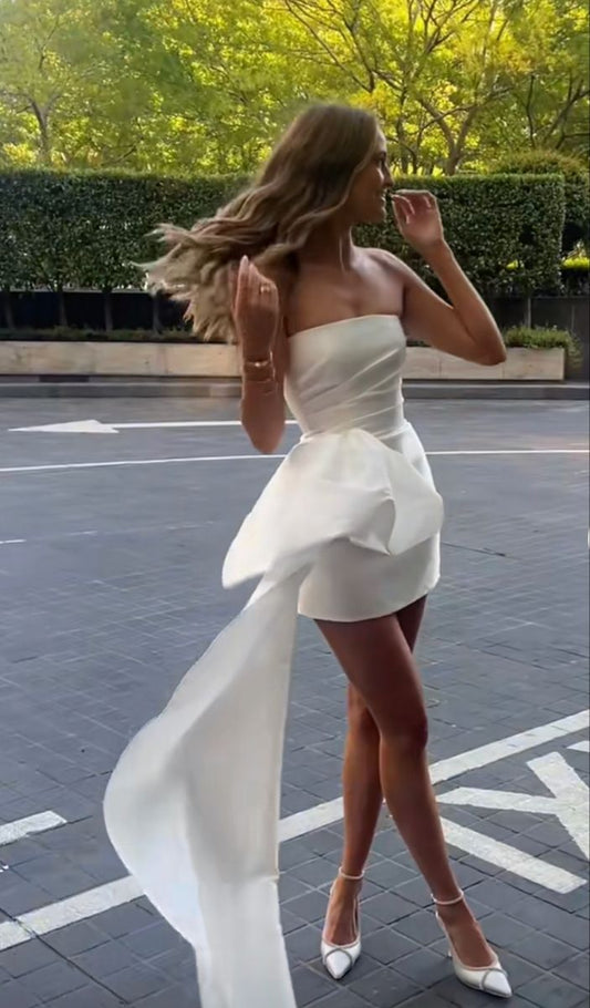 Fashionable White Sleeveless Irregular Large Bow Tail Satin Birthday Party Homecoming Dress cc4140