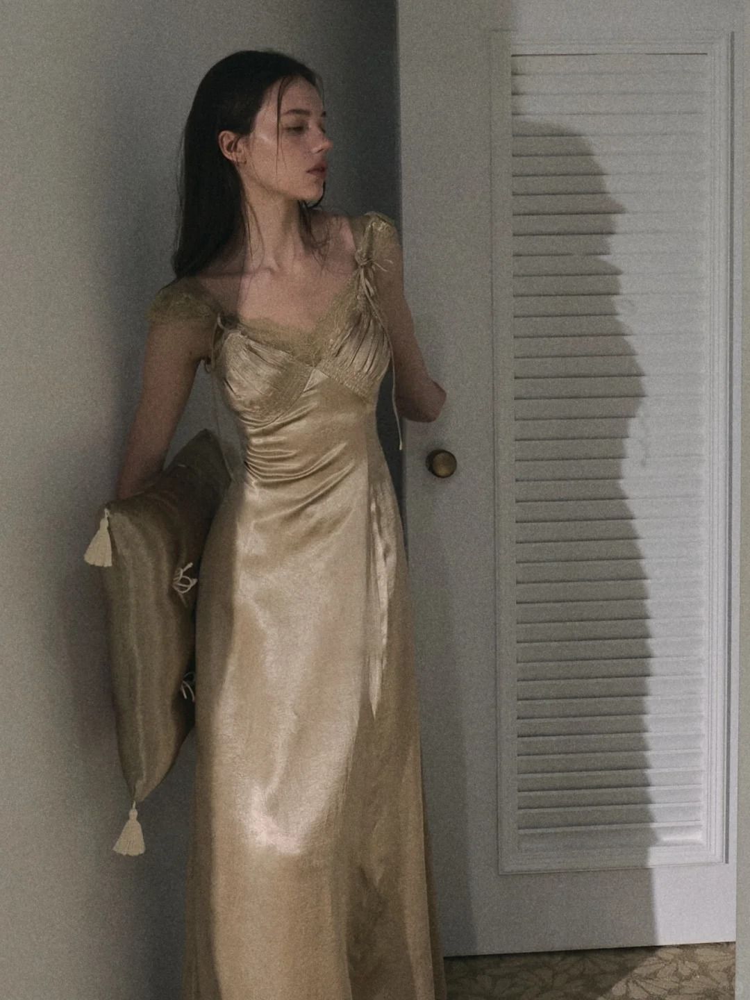 Elegant Champagne Gold Fitted Deep V Halter Satin Long Prom Dress Evening Dress cc4854