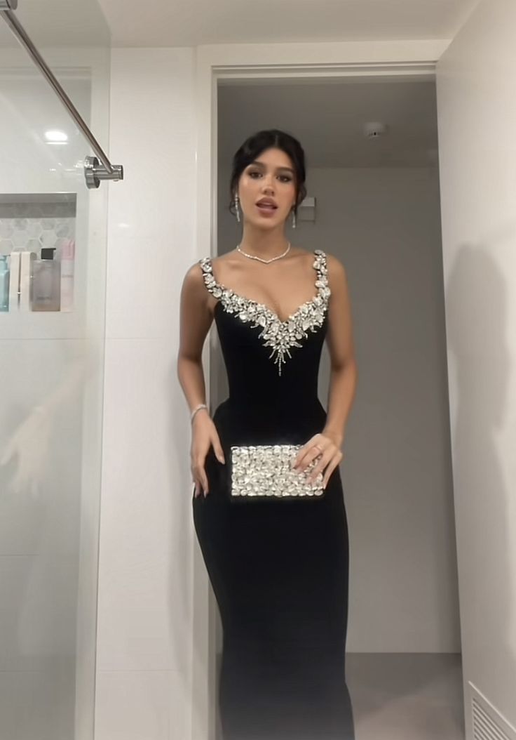 Elegant Black Mermaid Deep V Halter Velvet Long Prom Dress Evening Dress cc4872