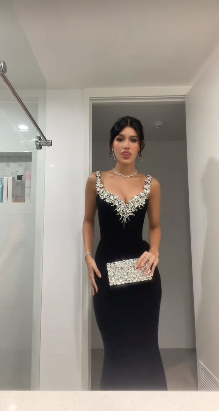 Elegant Black Mermaid Deep V Halter Velvet Long Prom Dress Evening Dress cc4872